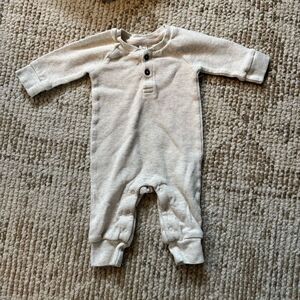 Colored Organics Crosby Waffle Knit Henley Romper sz 0-3 Months